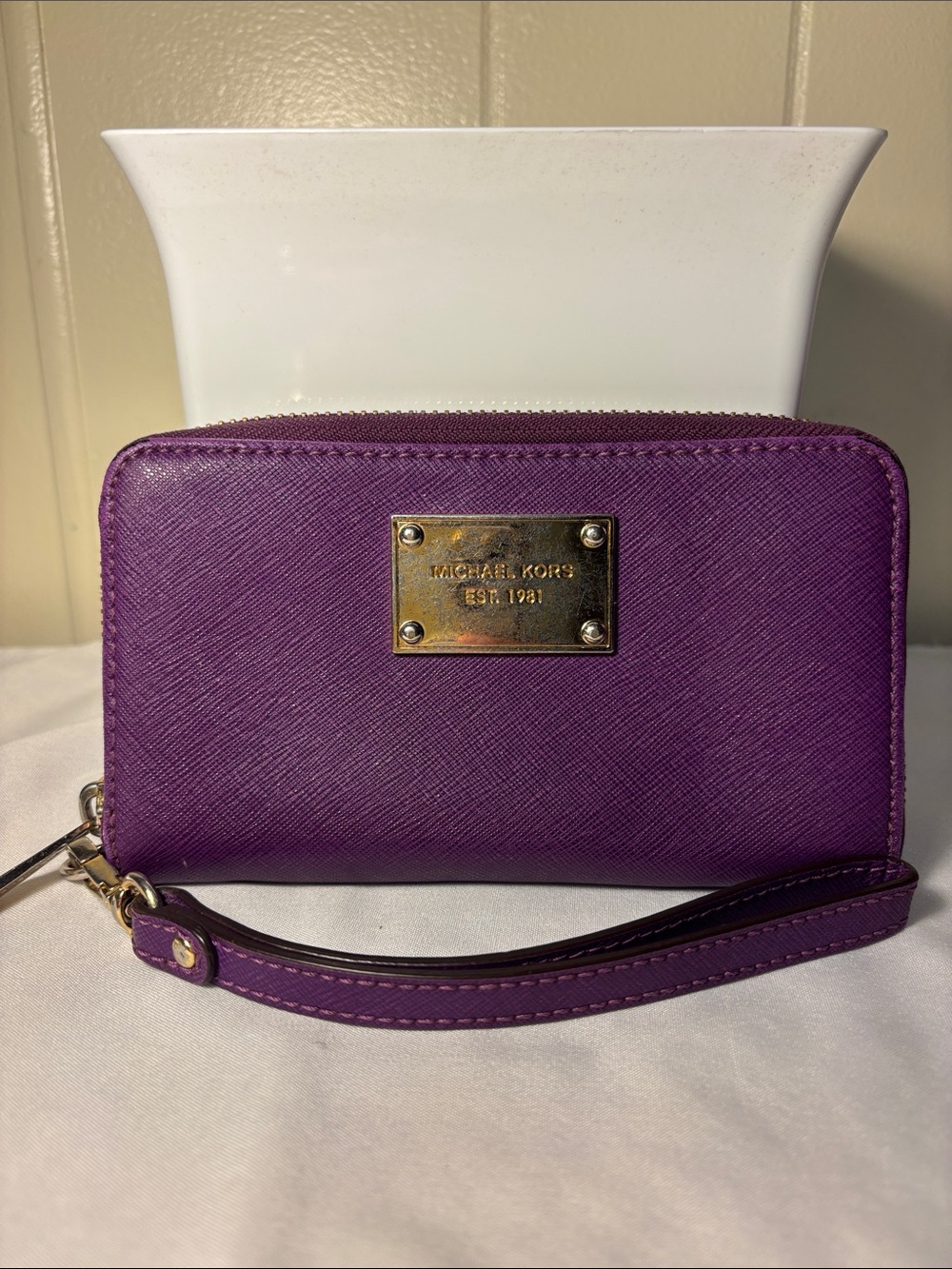 VGUC Michael Kors Purple Saffiano Leather Jet Set Zip Wallet - FULL SET
